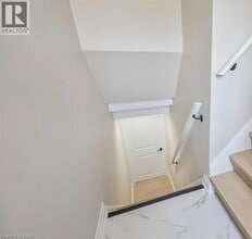 Building Photo - 9 Faircourt Dr