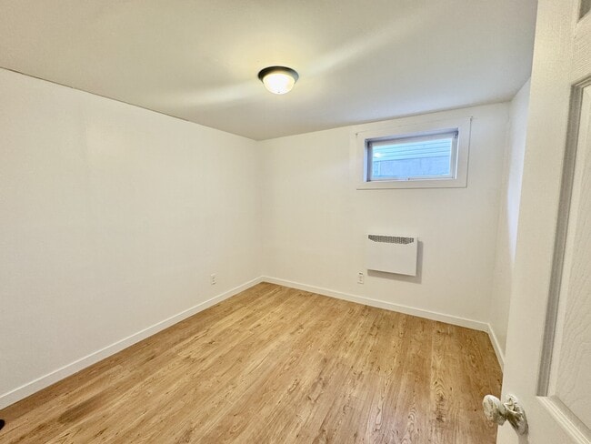 Building Photo - 1683 Rue Joanette