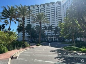 Building Photo - 2899 Collins Ave