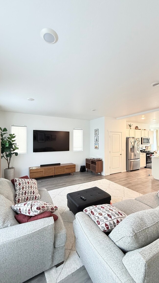 Foto del edificio - 3965 N Eagle Pt Ln