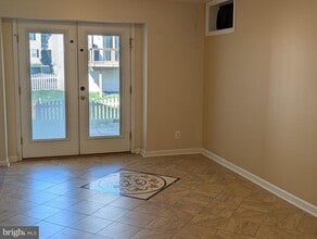 Building Photo - 9537 Evergreen Circle