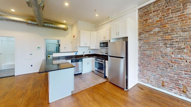 Building Photo - 91 Halsey Street