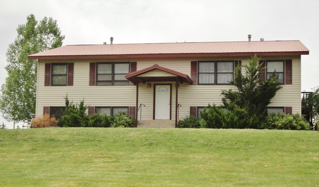 Primary Photo - 425-427 E Lakeside Dr