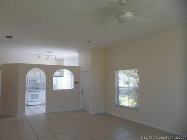 Foto del edificio - 172 NW Broken Oak Trail
