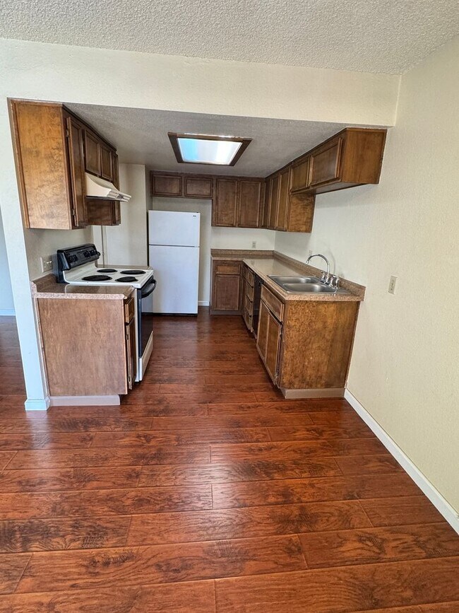 Foto del edificio - 1 Bed/1 Bath in Gated Community Condo
