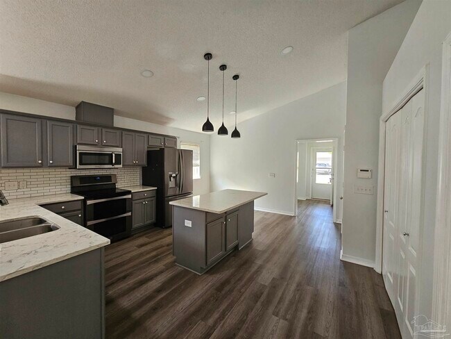 Foto del edificio - 647 Mozingo Ln