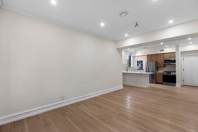 Foto del edificio - 4636 N Hamilton Ave