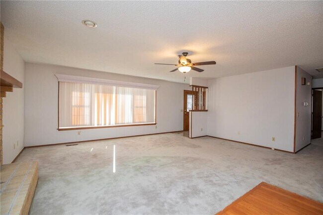 Building Photo - 12 Deddington Dr