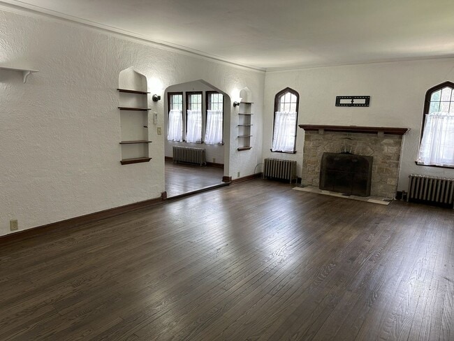 Foto del edificio - 1328-1330 Martha Washington Dr