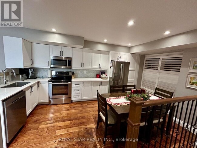 Photo du bâtiment - 435 English Rose Ln