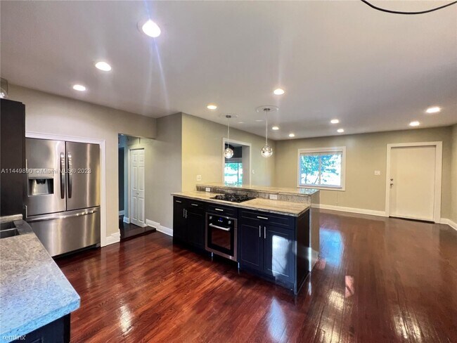 Foto del edificio - 3 br, 2 bath House - 9338 NW 2nd Ave