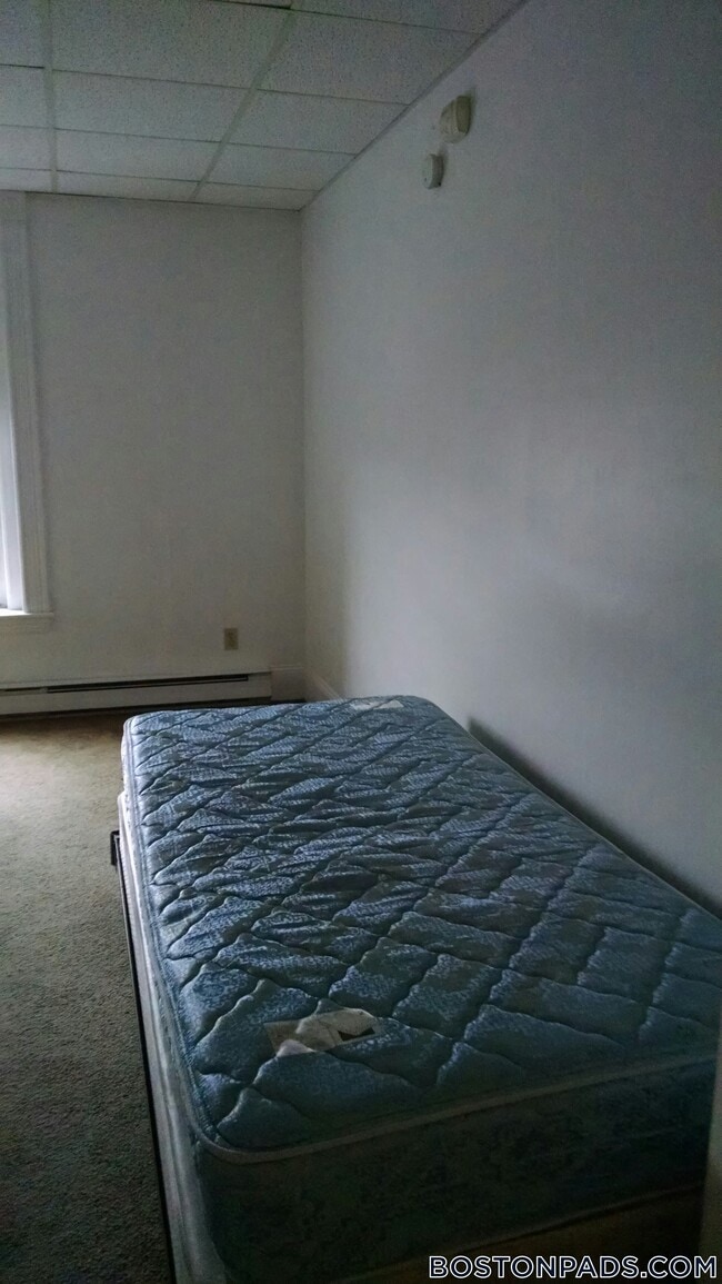 Building Photo - 854 Beacon St