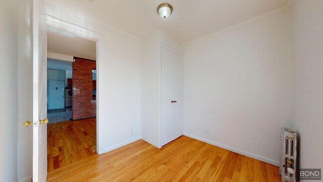 Foto del edificio - 387 S 4th St