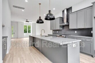 Building Photo - 2048 McKinley St