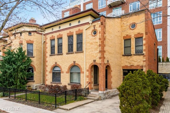 Building Photo - 2 br, 2 bath Townhome - 22 W. 4th Ave