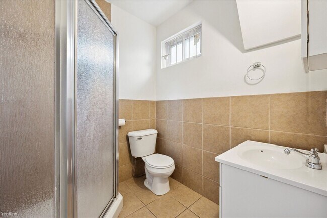 Foto del edificio - 4 br, 2 bath Triplex - 1708 N 18TH ST Unit B