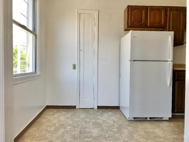 Building Photo - 1808 Fulton St