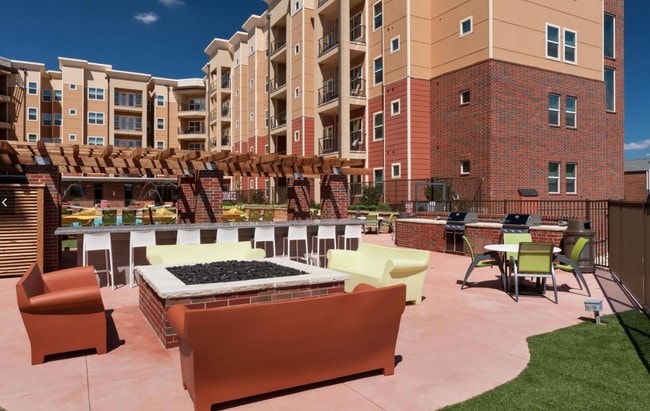 Building Photo - Millennium Norman