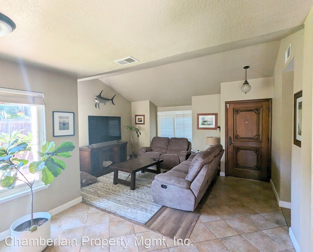 Foto del edificio - 3 br, 2 bath House - 797 Crestview Ct