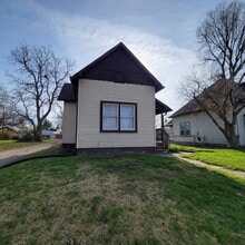 Building Photo - 225 Trowbridge St