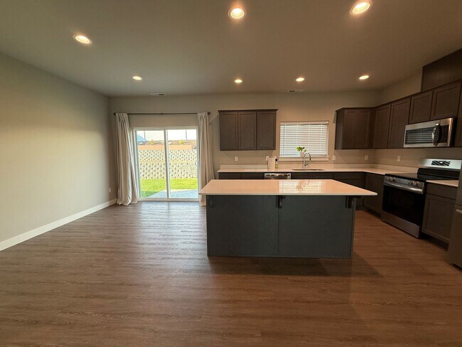 Foto del edificio - Coming soon Now renting 3 bedroom House