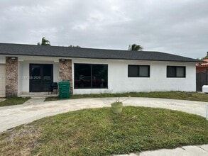 Building Photo - 4711 SW 133rd Ave