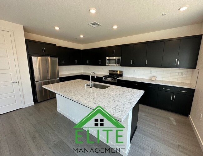 Building Photo - Exceptional Two Story Home