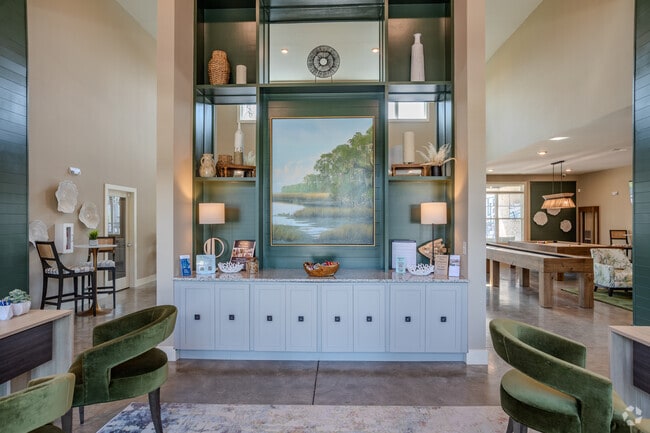 Lobby Photo - Comet Scotts Hill