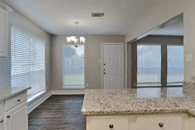 Building Photo - 4104 Caneshaw Dr