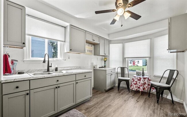 Foto del edificio - 20034 Rosemont Ave