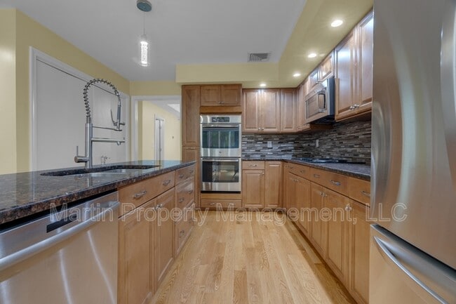 Photo - 52 Rayburn Rd House