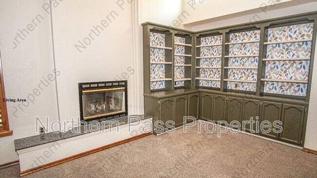 Foto del edificio - 612 Willow Glen Dr