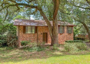 Building Photo - 1802 Salmon Dr