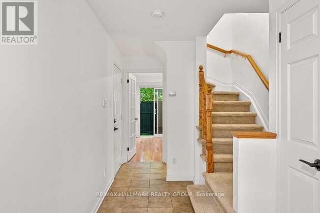Building Photo - 15 Georgeton Private