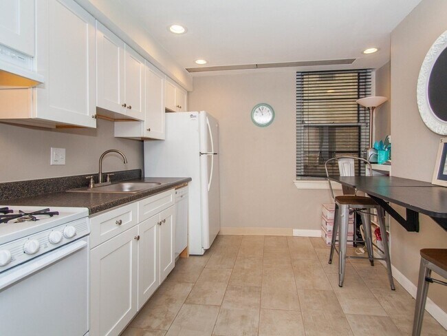 Foto del edificio - 1064 Beacon St