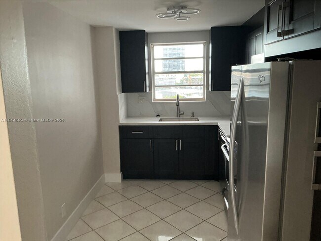 Building Photo - 137 Golden Isles Dr