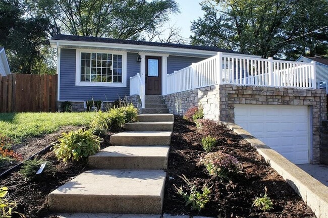 Building Photo - 4213 Riverview Dr