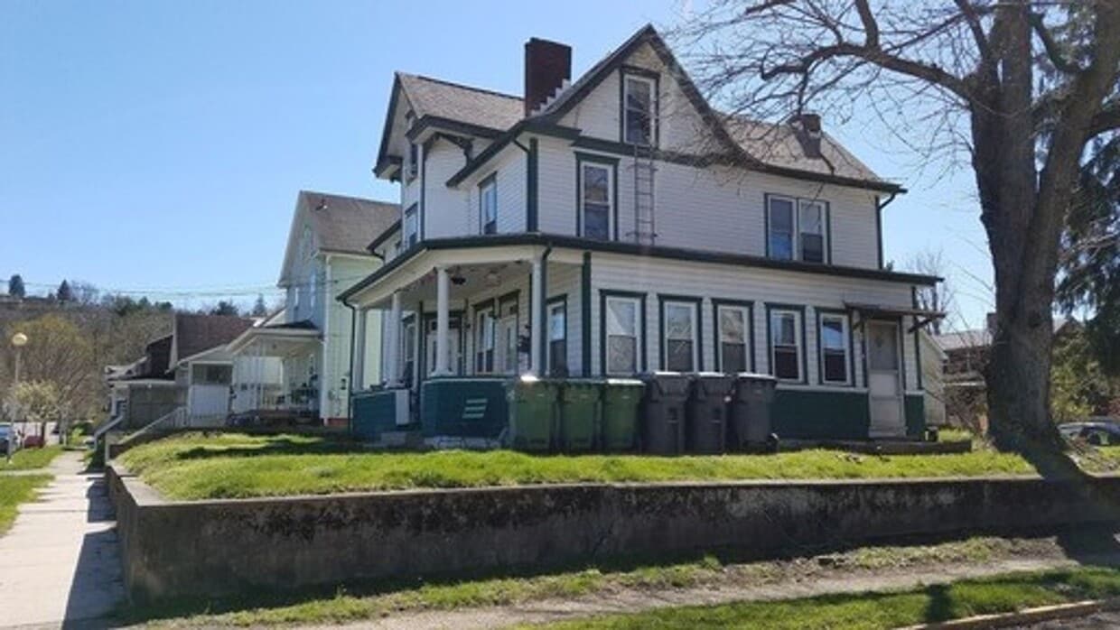 Building Photo - 308 Green St