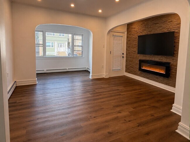 Foto del edificio - 162 W 9th St