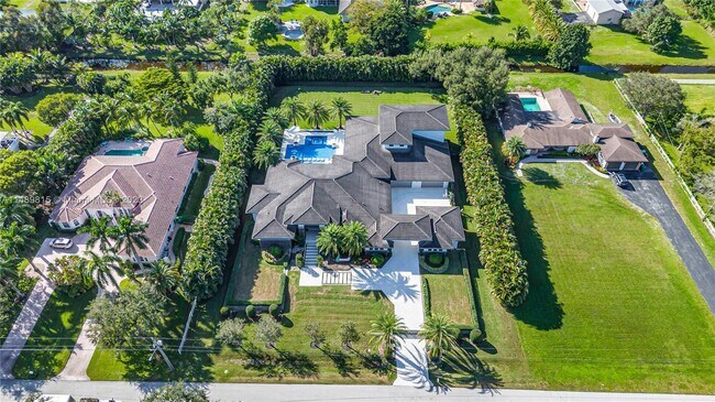 Building Photo - 899 NW 120th Ave