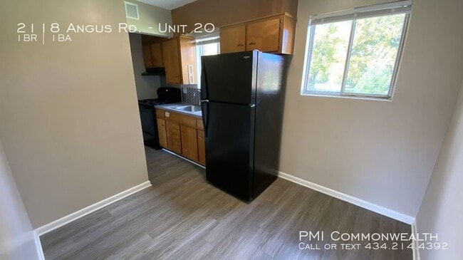 Building Photo - 2118 Angus Rd