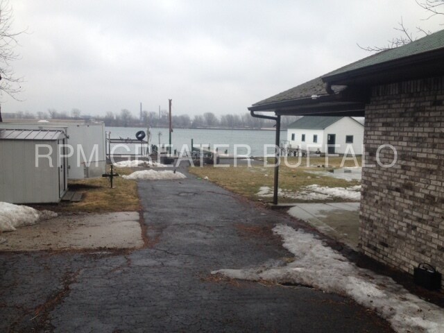 Building Photo - 871 N Colony Rd