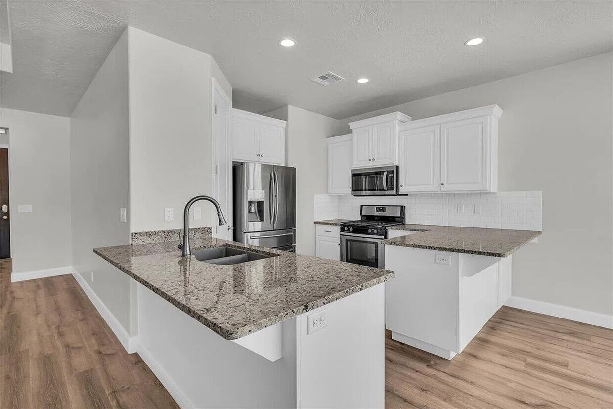 Primary Photo - Coral Canyon Living! 3 Bedroom Home with C...