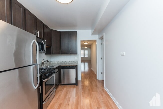 Foto del edificio - 4948 N Harding Ave
