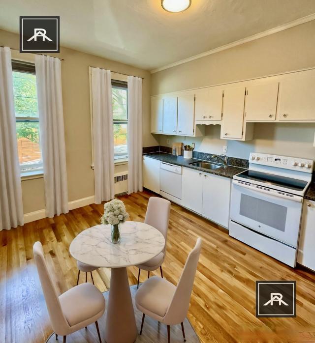 Foto principal - 3 bedroom in Brookline MA 02446