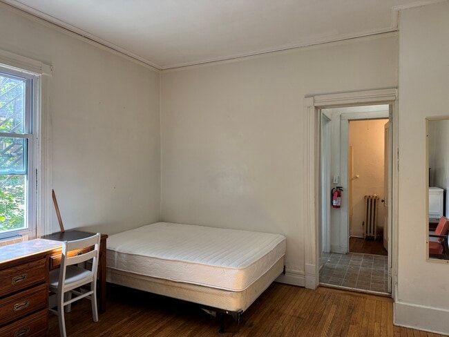 Building Photo - 210 Stewart Ave