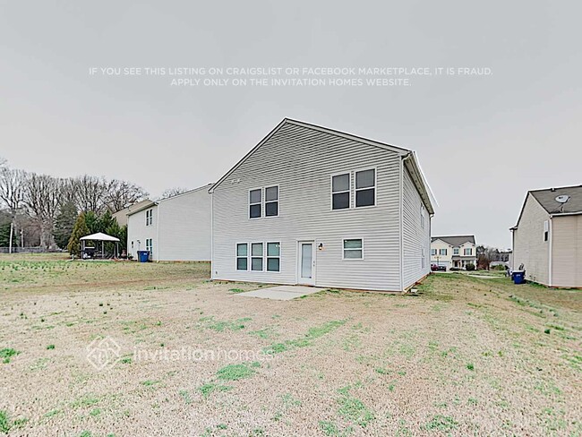 Building Photo - 513 Zander Woods Ct