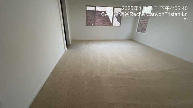 Foto del edificio - Elegant 5-Bedroom Retreat with Modern Upgr...