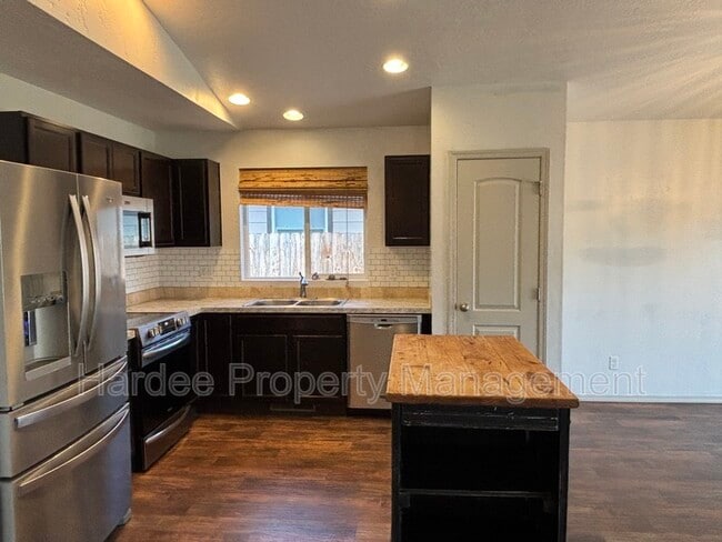 Foto del edificio - 8228 W Snohomish St