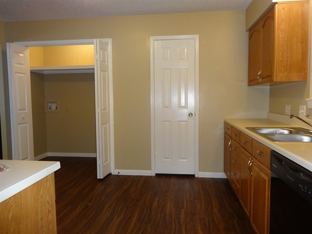 Building Photo - 407 Lazy Ln